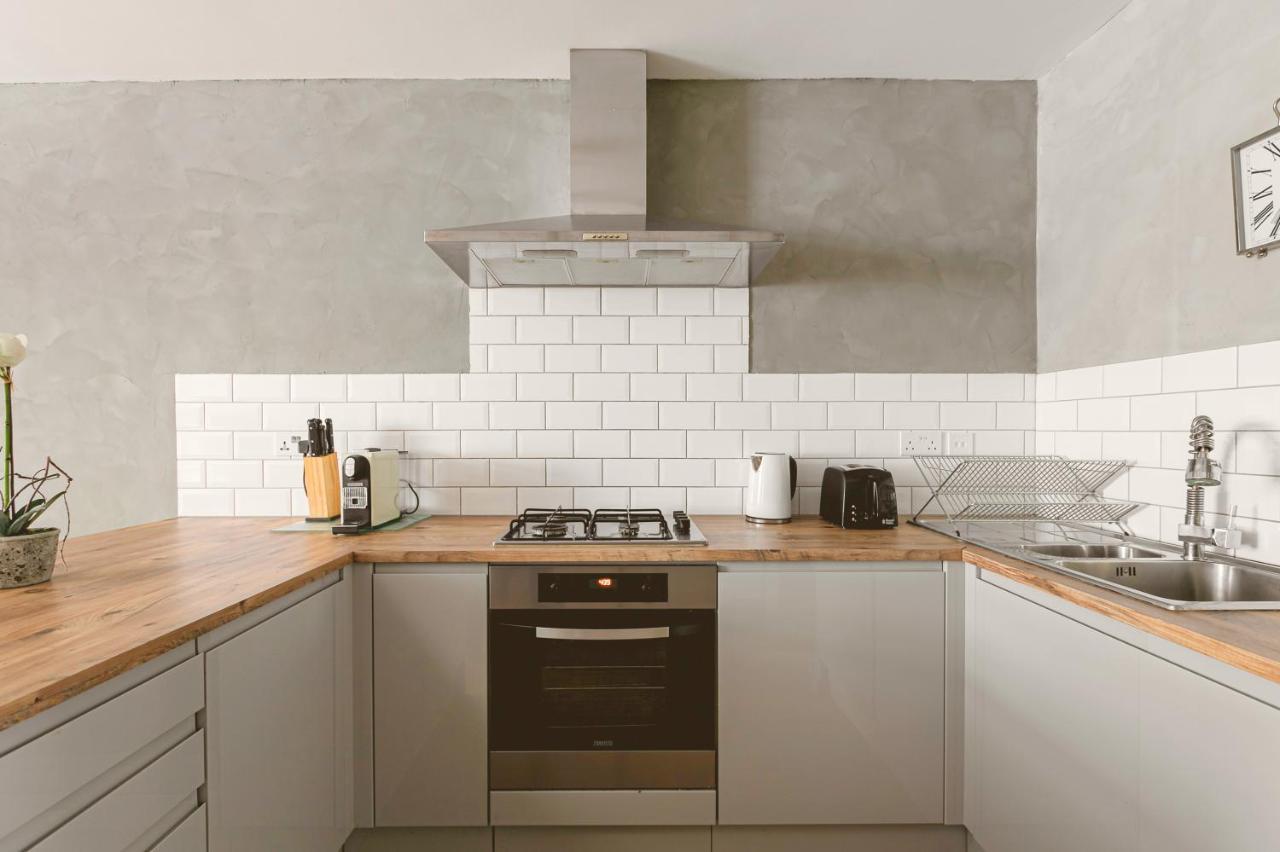 Penthousestays Nr Notting Hill - Luxury 2 Bedroom King Bed Apartment - Near Portobello Road Londen Buitenkant foto