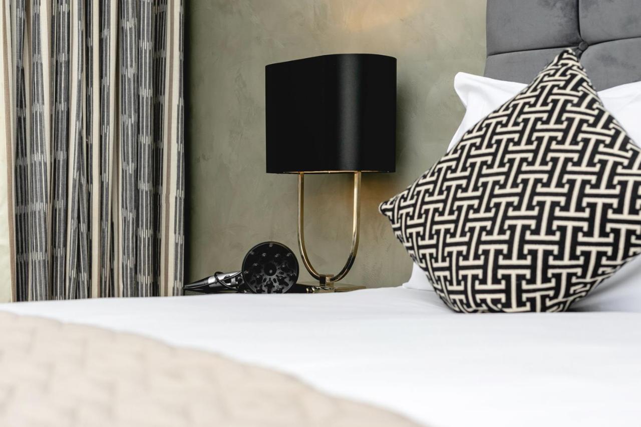 Penthousestays Nr Notting Hill - Luxury 2 Bedroom King Bed Apartment - Near Portobello Road Londen Buitenkant foto